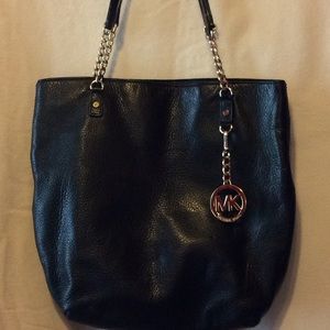 Micheal Kors purse